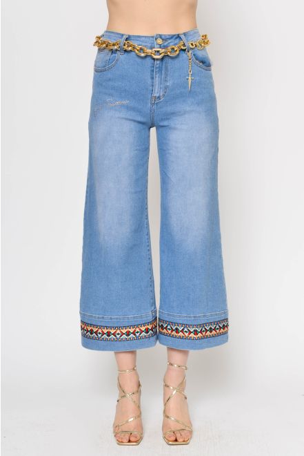 Jeans larghi con dettagli etnici