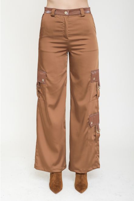 Pantalone largo con tasche