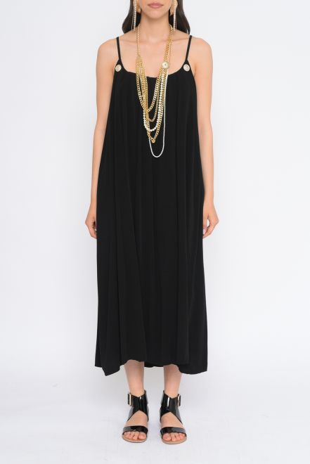 Loose Dress with Necklace